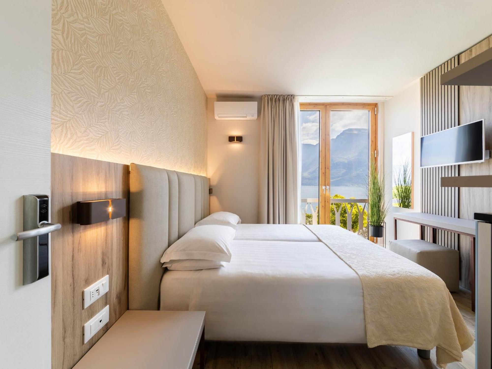 Hotel Riviera Limone sul Garda Exterior foto