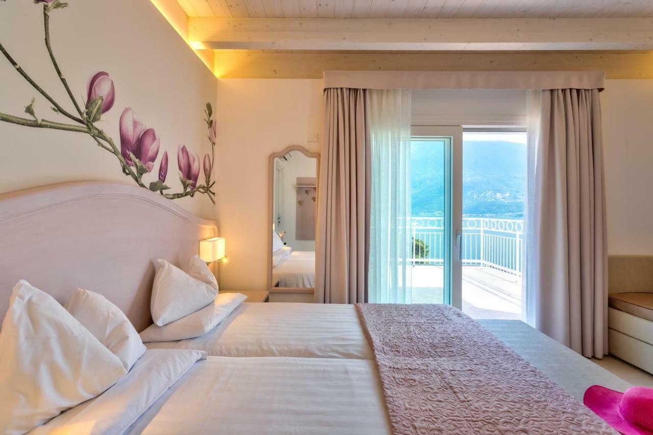 Hotel Riviera Limone sul Garda Exterior foto