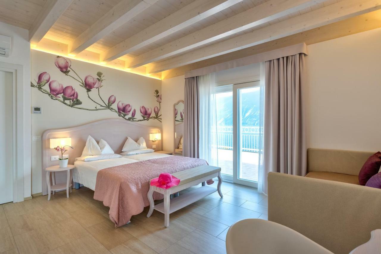 Hotel Riviera Limone sul Garda Exterior foto