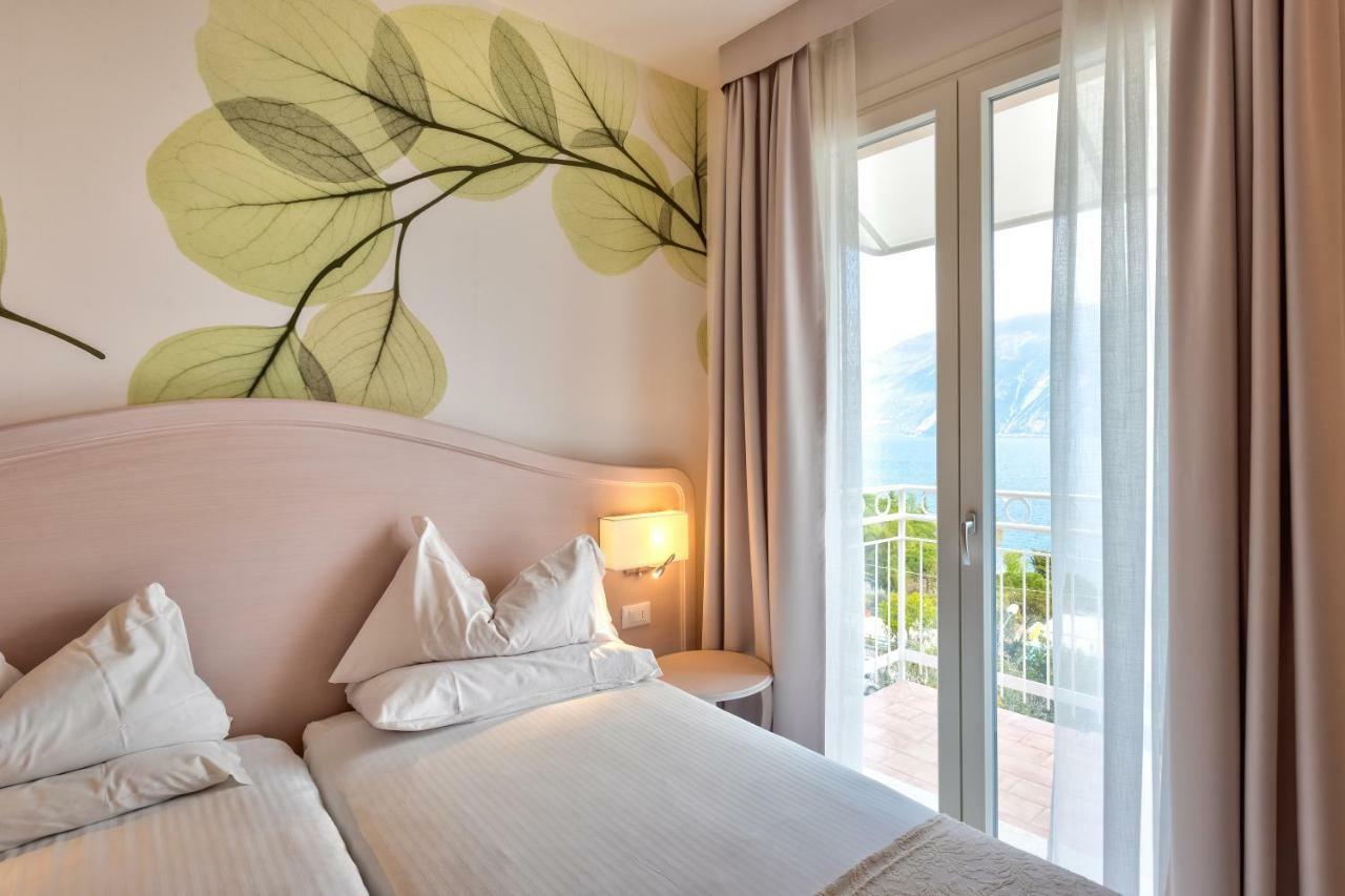 Hotel Riviera Limone sul Garda Exterior foto