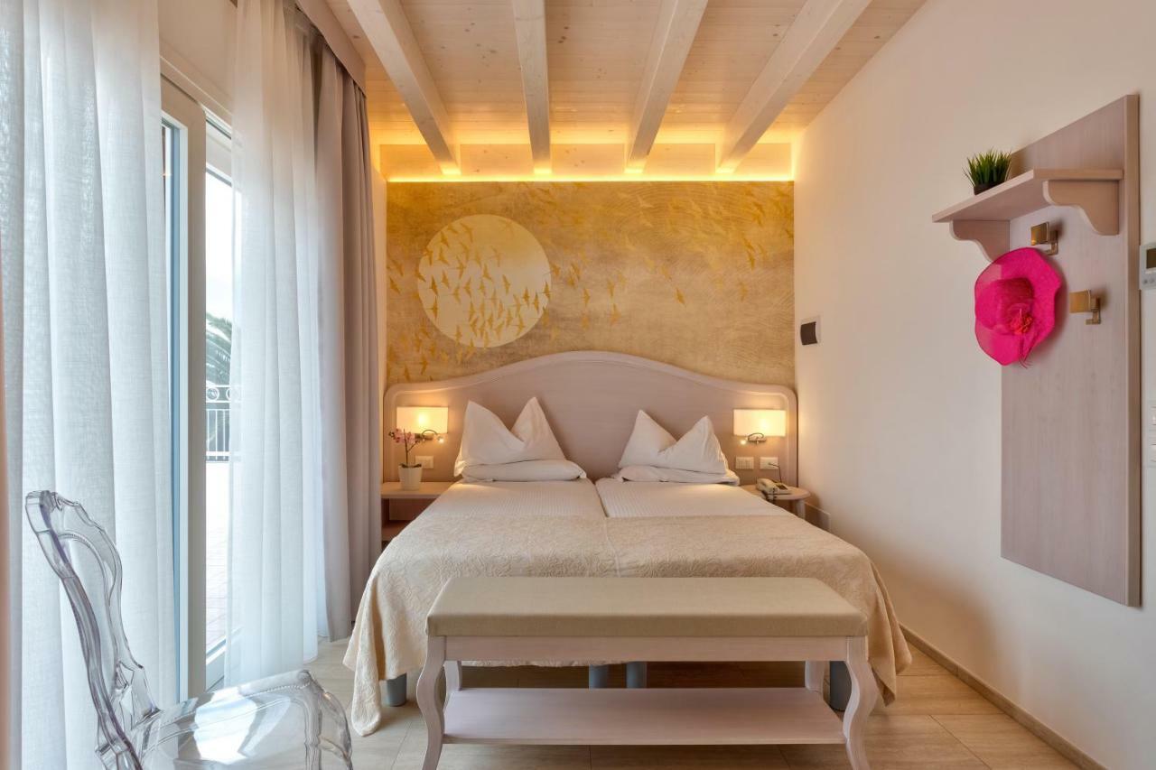 Hotel Riviera Limone sul Garda Exterior foto
